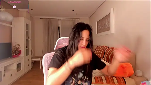 bella apont online show from September 28, 2025, 11:12 pm