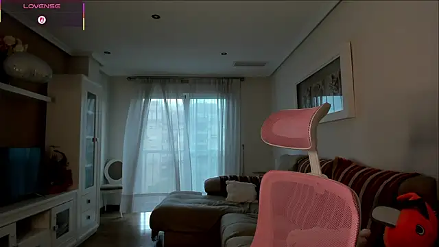 bella apont online show from September 21, 2025, 4:01 pm