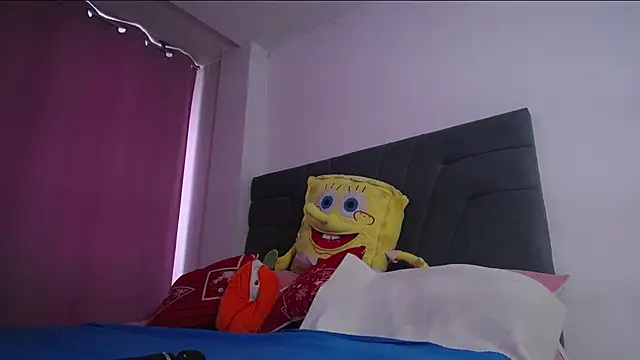 Snapshot of Yinn_Silver chatting on March 25, 2026, 12:15 pm Yinn Silver online show from March 25, 2026, 12:15 pm