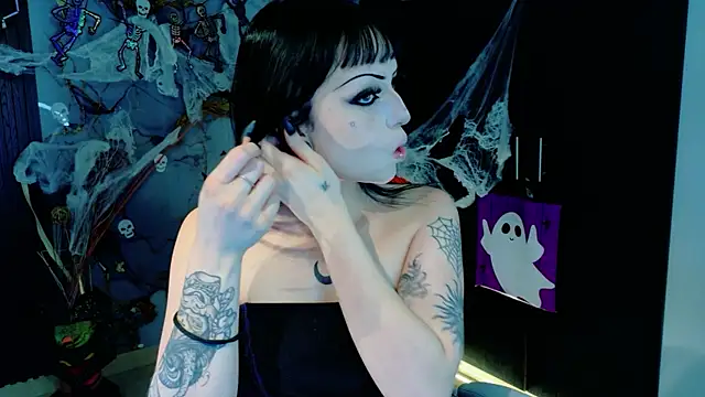 Snapshot of Madison_Jackson chatting on October 30, 2025, 7:44 pm Madison Jackson online show from October 30, 2025, 7:44 pm