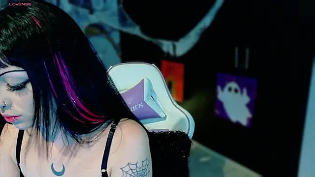 Snapshot of Madison_Jackson chatting on October 14, 2025, 9:15 pm Madison Jackson online show from October 14, 2025, 9:15 pm