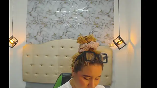 Snapshot of Kathiasaints chatting on March 11, 2026, 9:20 pm Kathiasaints online show from March 11, 2026, 9:20 pm