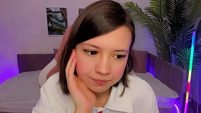 Snapshot of Lina_Brownie chatting on March 10, 2025, 5:22 am Lina Brownie online show from March 10, 2025, 5:22 am