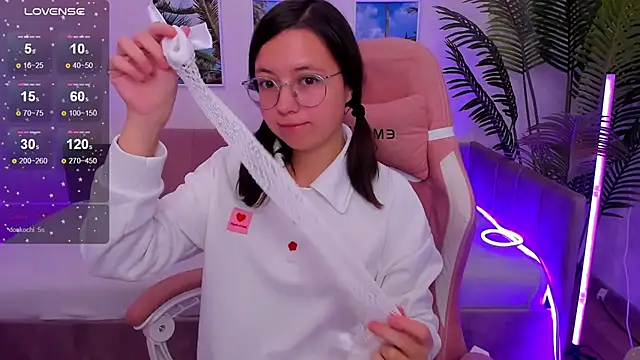 Snapshot of Lina_Brownie chatting on October 6, 2025, 2:35 am Lina Brownie online show from October 6, 2025, 2:35 am