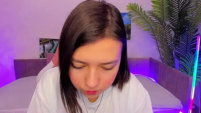 Snapshot of Lina_Brownie chatting on February 19, 2025, 2:01 am Lina Brownie online show from February 19, 2025, 2:01 am