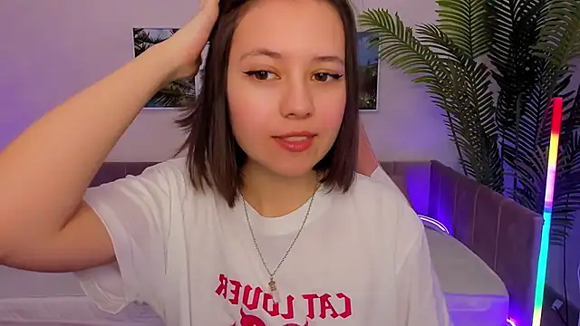 Snapshot of Lina_Brownie chatting on March 3, 2025, 5:05 am Lina Brownie online show from March 3, 2025, 5:05 am