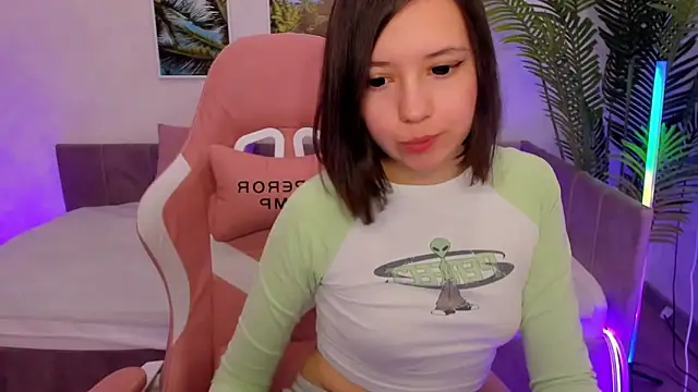 Snapshot of Lina_Brownie chatting on March 6, 2025, 5:03 am Lina Brownie online show from March 6, 2025, 5:03 am