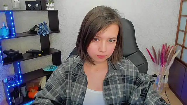 Snapshot of Lina_Brownie chatting on January 25, 2025, 6:12 am Lina Brownie online show from January 25, 2025, 6:12 am