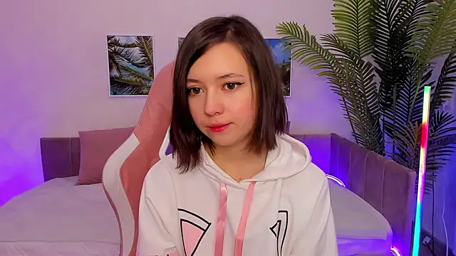 Snapshot of Lina_Brownie chatting on February 28, 2025, 1:47 am Lina Brownie online show from February 28, 2025, 1:47 am