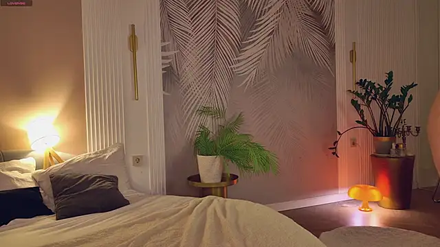 Miley Smile online show from November 29, 2025, 5:18 am