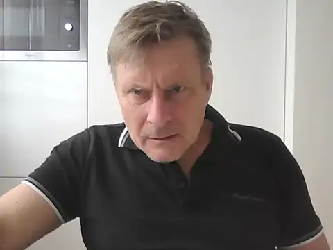 Snapshot of johnnym1 chatting on January 8, 2025, 12:26 pm johnnym1 online show from January 8, 2025, 12:26 pm