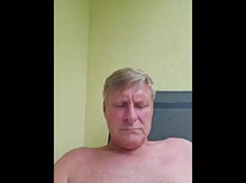 Snapshot of johnnym1 chatting on July 17, 2026, 1:19 pm johnnym1 online show from July 17, 2026, 1:19 pm