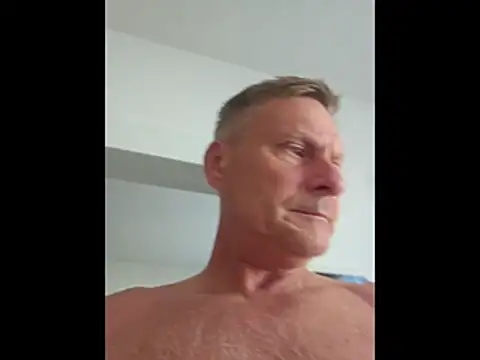 Snapshot of johnnym1 chatting on July 25, 2026, 6:32 am johnnym1 online show from July 25, 2026, 6:32 am