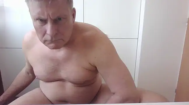 Snapshot of johnnym1 chatting on March 7, 2025, 1:07 pm johnnym1 online show from March 7, 2025, 1:07 pm