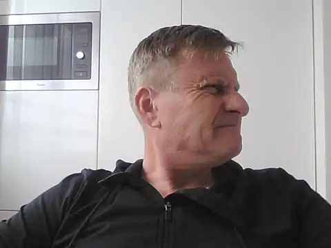 Snapshot of johnnym1 chatting on March 14, 2025, 12:40 pm johnnym1 online show from March 14, 2025, 12:40 pm