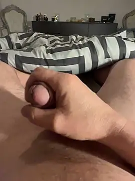 Snapshot of moi_seul chatting on February 1, 2025, 11:37 pm moi seul online show from February 1, 2025, 11:37 pm