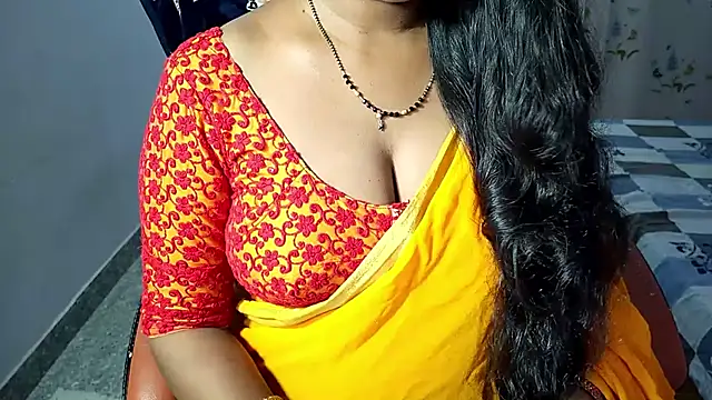 Snapshot of samyukthapuretelugu chatting on August 3, 2026, 8:11 am samyukthapuretelugu online show from August 3, 2026, 8:11 am