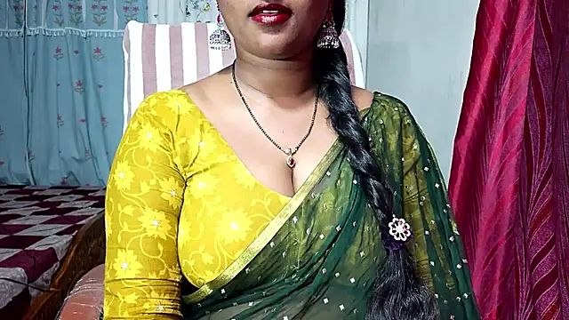 Snapshot of samyukthapuretelugu chatting on December 21, 2025, 12:18 pm samyukthapuretelugu online show from December 21, 2025, 12:18 pm