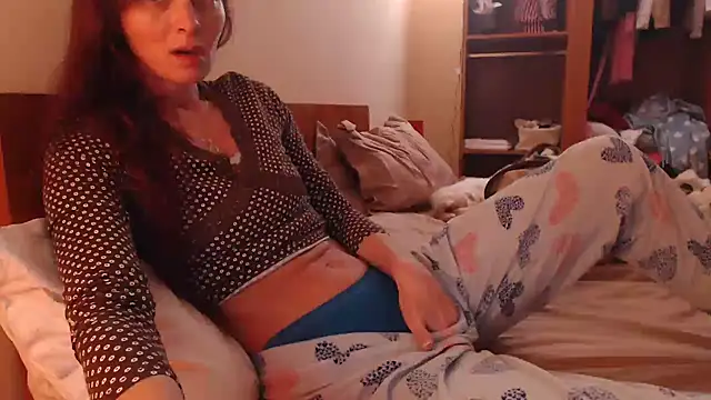 Snapshot of LovelyAndraGirl chatting on February 1, 2025, 2:16 am LovelyAndraGirl online show from February 1, 2025, 2:16 am