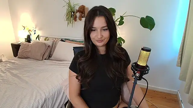 Snapshot of Lenas_Room chatting on March 23, 2026, 7:08 am Lenas Room online show from March 23, 2026, 7:08 am