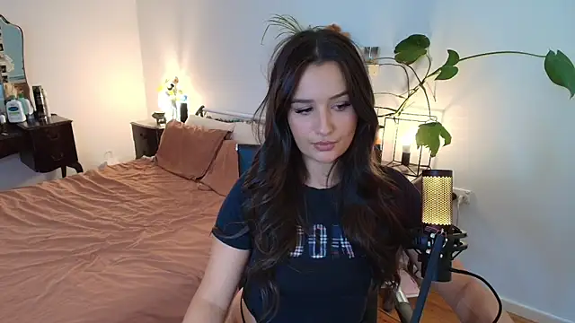 Snapshot of Lenas_Room chatting on March 9, 2026, 7:12 am Lenas Room online show from March 9, 2026, 7:12 am