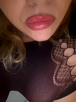 lucy20000 online show from October 12, 2025, 10:22 pm