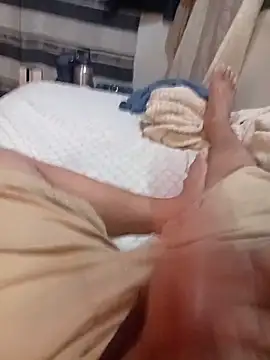 Snapshot of Escorpio14 chatting on April 15, 2026, 4:40 am Escorpio14 online show from April 15, 2026, 4:40 am