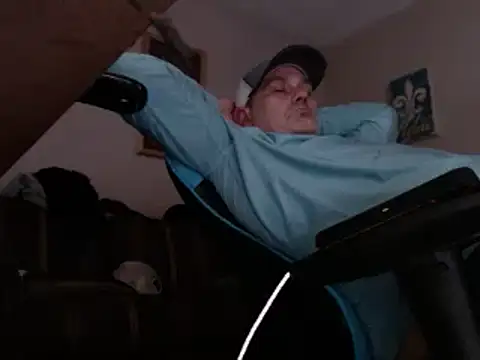 Kencan436 online show from February 3, 2025, 5:56 pm