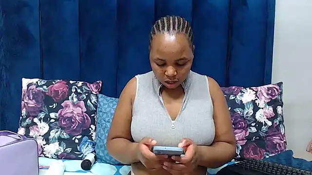 Snapshot of HotSmallTits chatting on June 18, 2026, 7:08 pm HotSmallTits online show from June 18, 2026, 7:08 pm