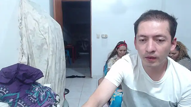 mademooms online show from September 27, 2025, 2:39 am