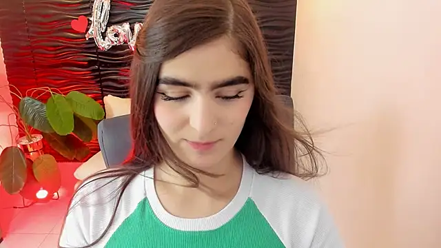 Snapshot of sofia_44 chatting on September 12, 2025, 1:00 pm sofia 44 online show from September 12, 2025, 1:00 pm
