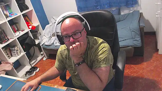 Snapshot of ravingr4d4 chatting on May 20, 2026, 10:29 pm ravingr4d4 online show from May 20, 2026, 10:29 pm