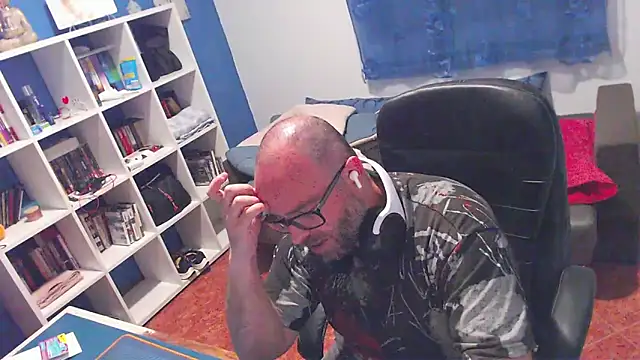Snapshot of ravingr4d4 chatting on April 18, 2026, 10:21 pm ravingr4d4 online show from April 18, 2026, 10:21 pm