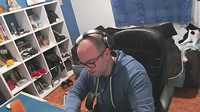 ravingr4d4 online show from November 1, 2025, 10:03 pm