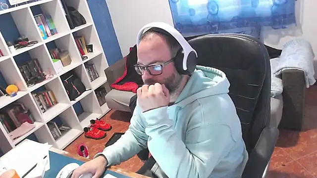 ravingr4d4 online show from December 3, 2025, 12:37 pm