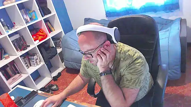 Snapshot of ravingr4d4 chatting on May 5, 2026, 9:23 am ravingr4d4 online show from May 5, 2026, 9:23 am