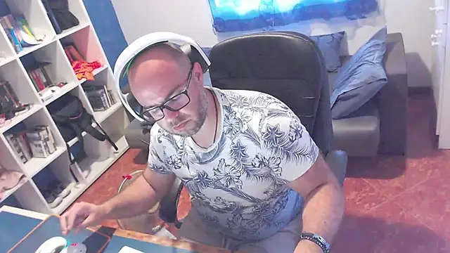 Snapshot of ravingr4d4 chatting on May 28, 2026, 10:00 am ravingr4d4 online show from May 28, 2026, 10:00 am