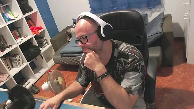 Snapshot of ravingr4d4 chatting on May 28, 2026, 10:04 pm ravingr4d4 online show from May 28, 2026, 10:04 pm