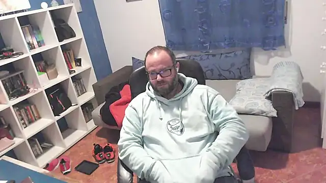 ravingr4d4 online show from December 4, 2025, 12:42 am