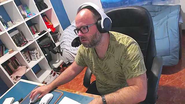 Snapshot of ravingr4d4 chatting on May 19, 2026, 7:59 am ravingr4d4 online show from May 19, 2026, 7:59 am