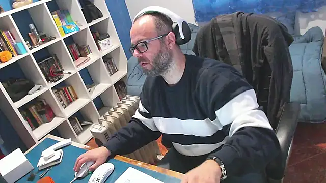 ravingr4d4 online show from January 13, 2026, 11:25 am