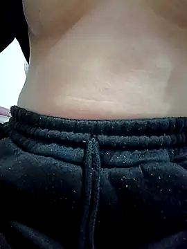 Snapshot of SweetGirl2k2 chatting on February 26, 2025, 1:43 pm SweetGirl2k2 online show from February 26, 2025, 1:43 pm