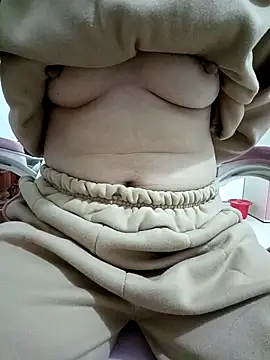 Snapshot of SweetGirl2k2 chatting on February 18, 2025, 8:58 pm SweetGirl2k2 online show from February 18, 2025, 8:58 pm