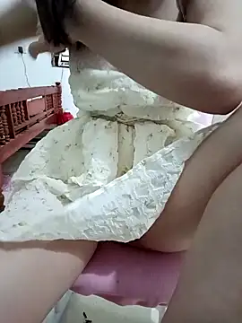 Snapshot of SweetGirl2k2 chatting on March 21, 2025, 7:22 am SweetGirl2k2 online show from March 21, 2025, 7:22 am