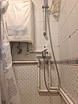 Snapshot of john_ng654321 chatting on October 5, 2025, 6:48 am john ng654321 online show from October 5, 2025, 6:48 am