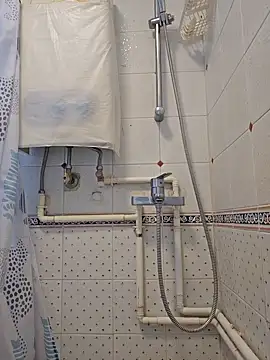 Snapshot of john_ng654321 chatting on October 16, 2025, 1:47 am john ng654321 online show from October 16, 2025, 1:47 am