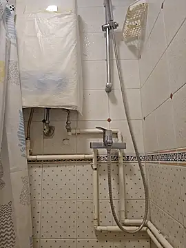 Snapshot of john_ng654321 chatting on November 1, 2025, 9:58 am john ng654321 online show from November 1, 2025, 9:58 am