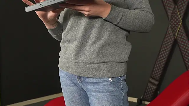 CelineConner online show from February 21, 2025, 5:13 am