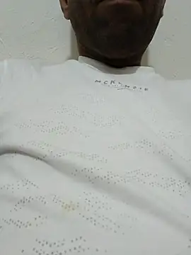 Snapshot of Mimo1402 chatting on November 4, 2025, 6:28 am Mimo1402 online show from November 4, 2025, 6:28 am