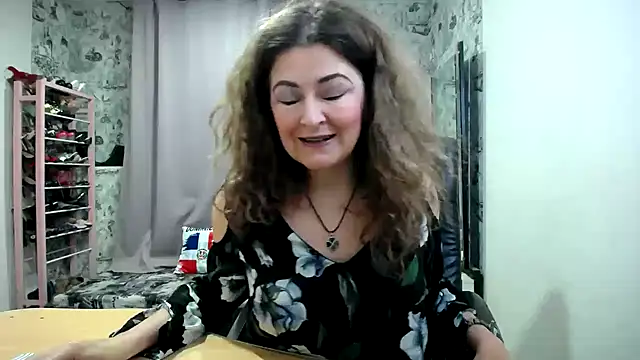 Helen1974 online show from May 7, 2026, 1:54 am